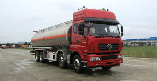 28噸東風專用底盤前四后八鋁合金油罐車圖片 28噸東風專用底盤前四后八鋁合金油罐車圖片