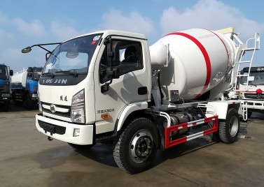 上汽躍進攪拌車