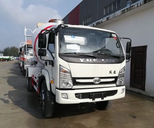 上汽躍進攪拌車