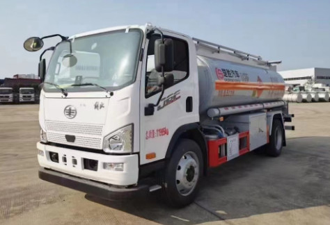 解放(J6F)8.5方油罐車(chē) 解放(J6F)8.5方油罐車(chē)