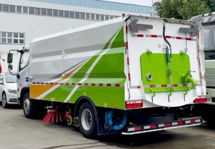 東風凱普特純電動洗掃車_程力牌CL5090TXSBEV型純電動洗掃車